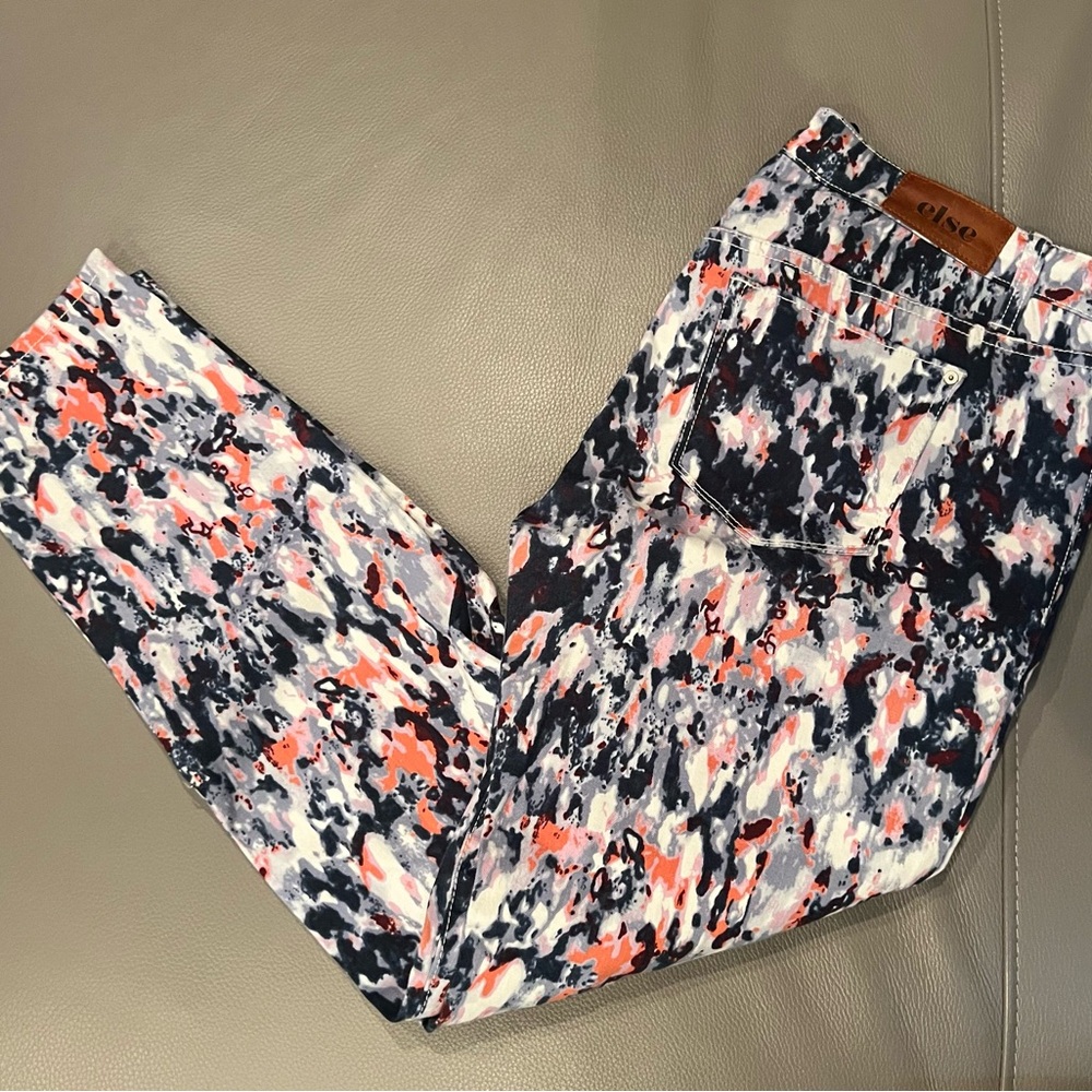 Women’s ankle skinny jeans; graffiti print